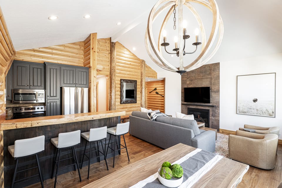 Fully Equipped Kitchen with Bar Seating