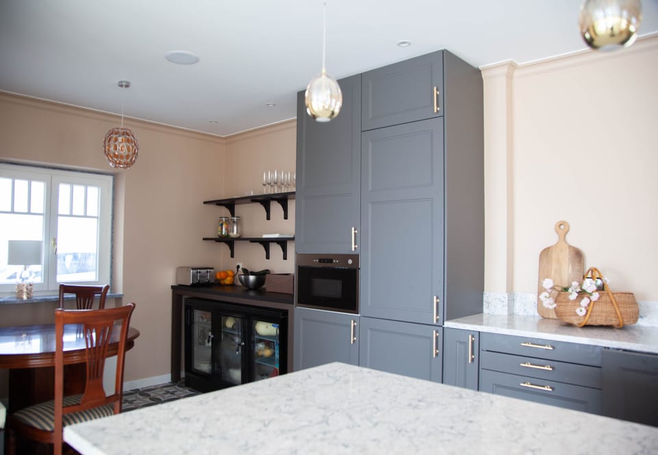 Extra refrigerator for large groups