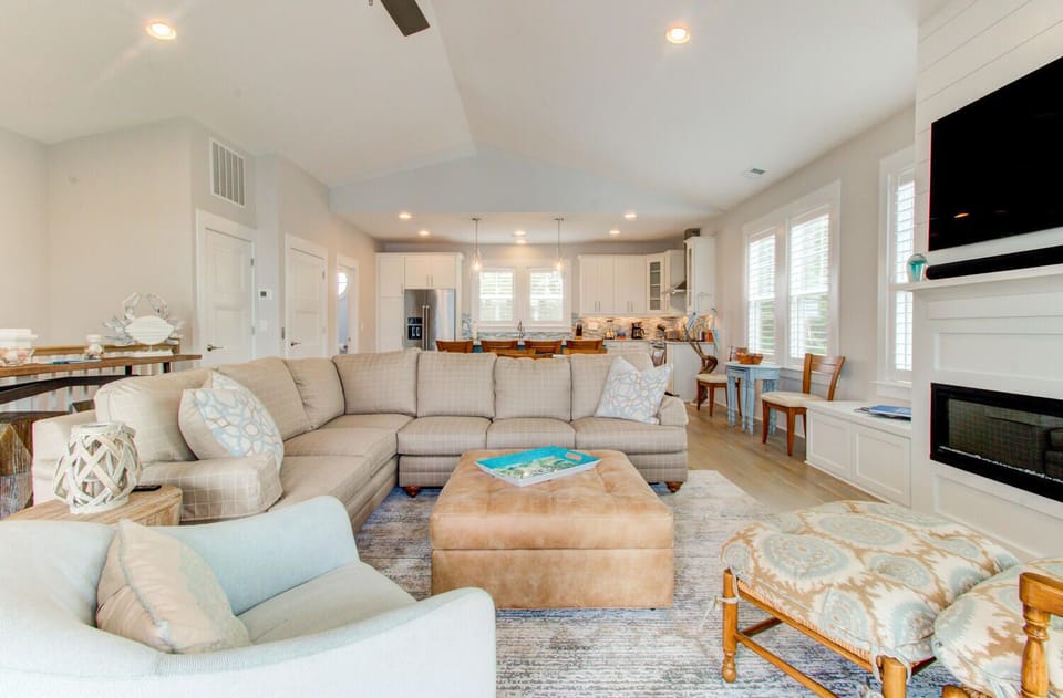 Kure Cove-Living Room