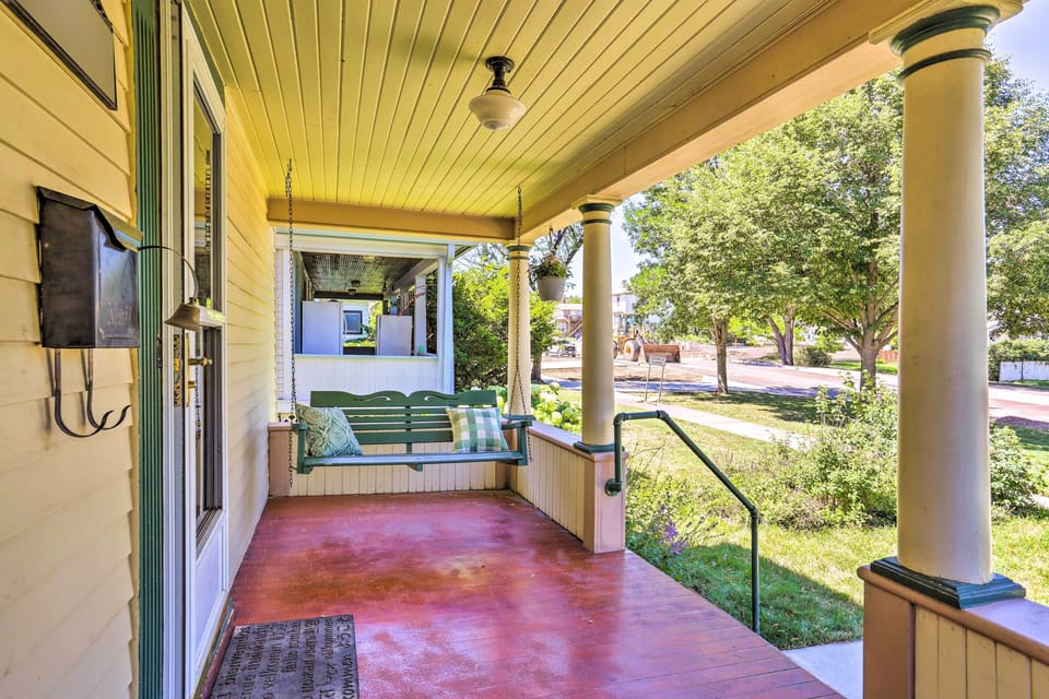 Front Patio | Close to Black Hills | < 1 Mi to Dinosaur Park