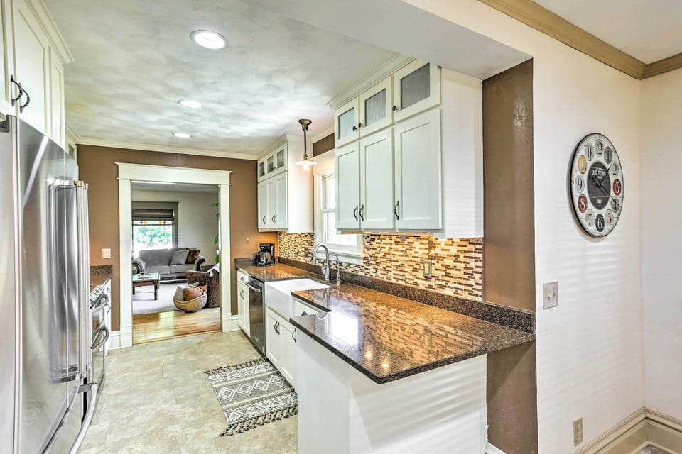 Kitchen | 1st Floor | Toaster | Complimentary Spices