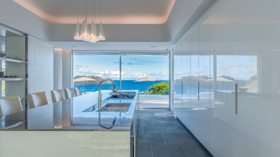 Kitchen & Dining Area: Fully equipped and air-conditioned kitchen. Electric oven, gas stove, microwa