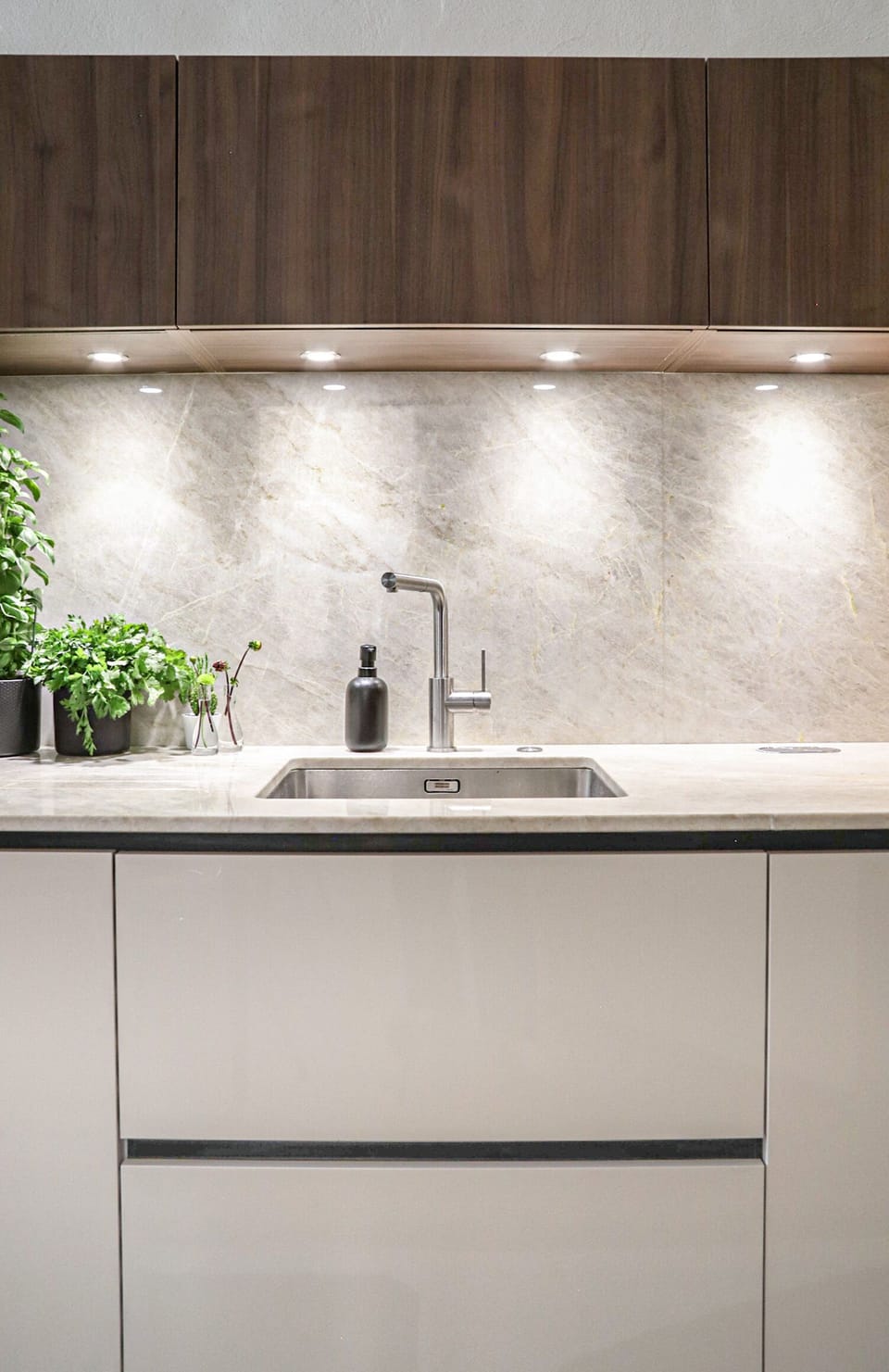 Granite worktops and Franke stainless steel fixtures and sink - dream kitchen!