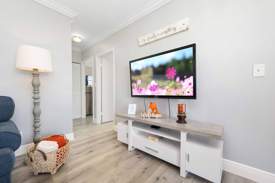 Smart Tv with apps (Netflix, Hulu, youtube, etc.) and broadcasts local channels.