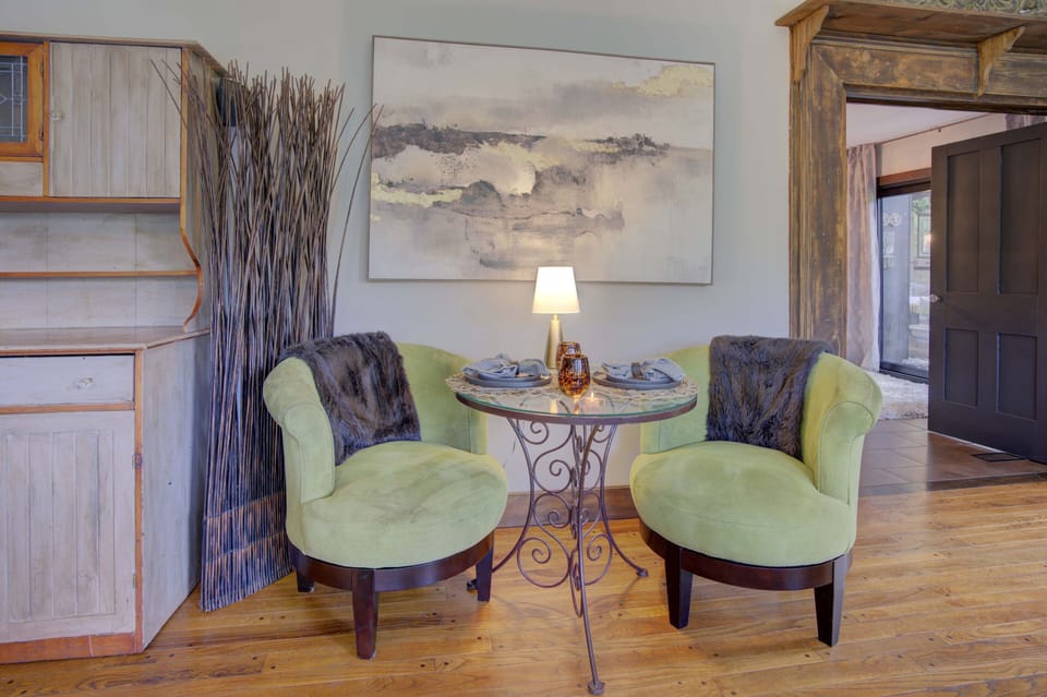 Dining area for two!