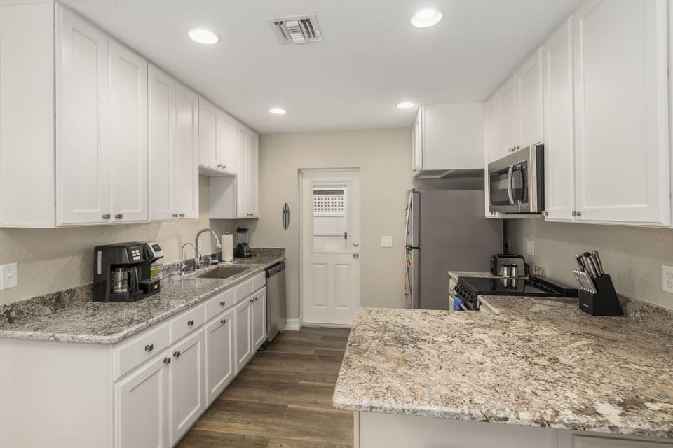 Lots of storage and cooking space!!