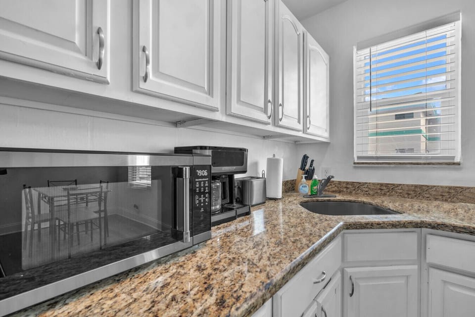Microwave/coffee maker/toaster