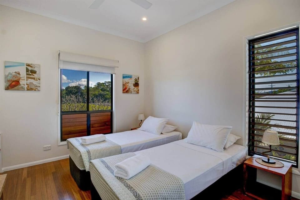22. FRANGIPANI PLACE - BEDROOM 3