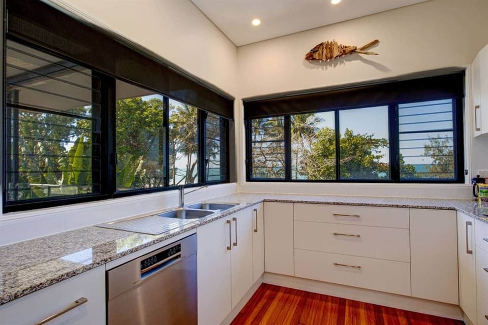 12. FRANGIPANI PLACE - KITCHEN VIEW