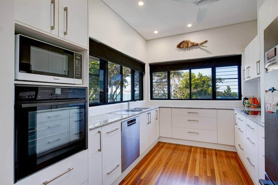 13. FRANGIPANI PLACE - KITCHEN