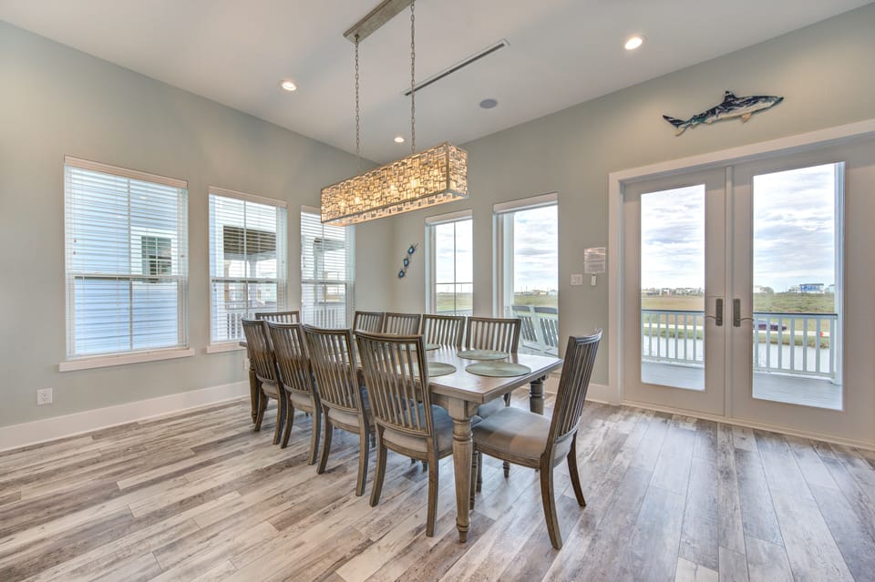 Dining Room (Seats 10)