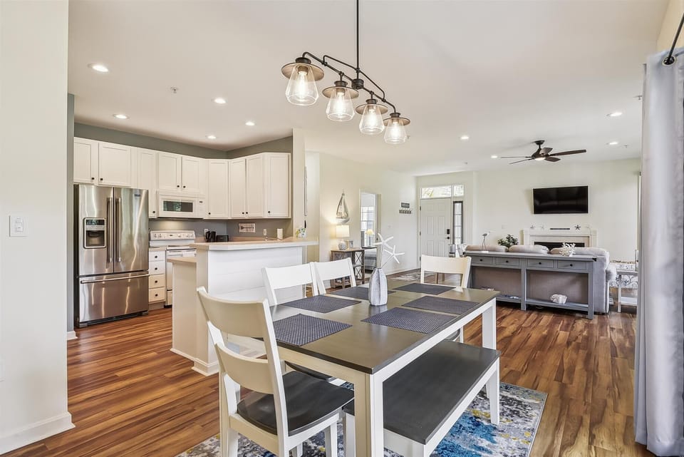 ,Dining Area,