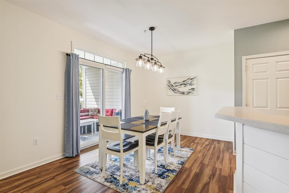 ,Dining Area,