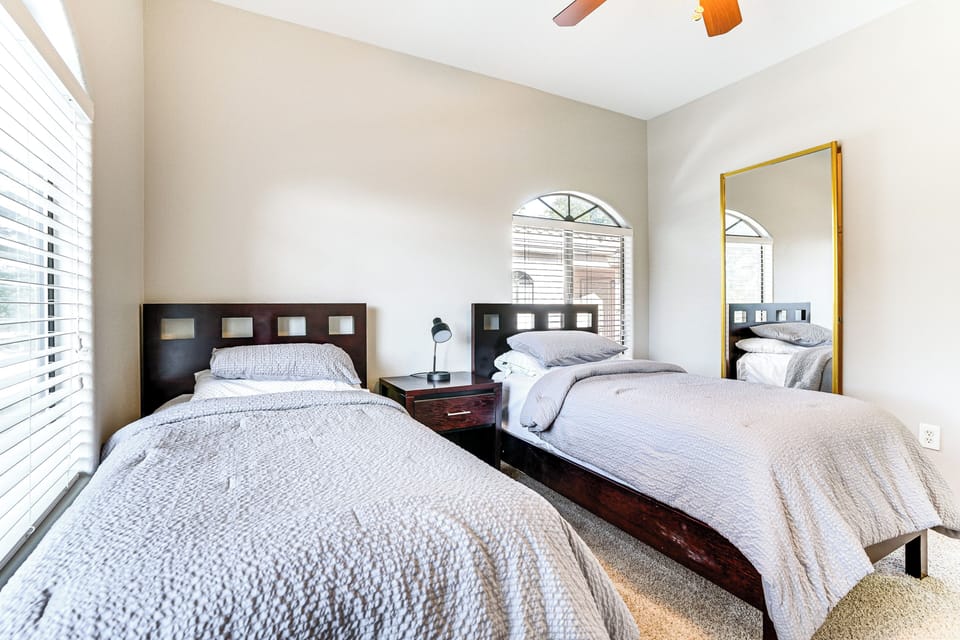 Bedroom 2 | 2 Twin Beds
