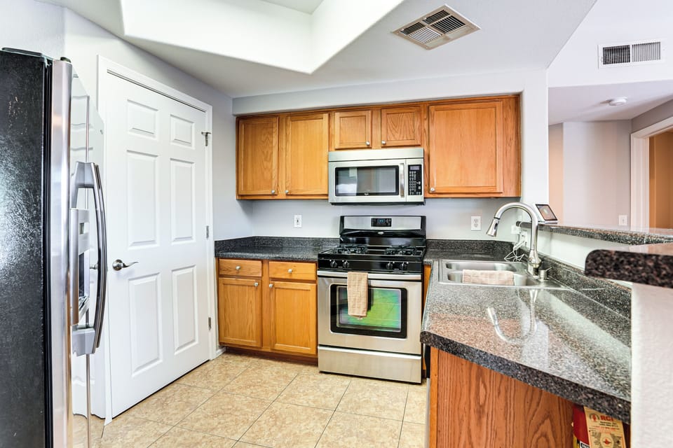 Kitchen | Blender | Coffee Grinder | Crockpot | Toaster Oven