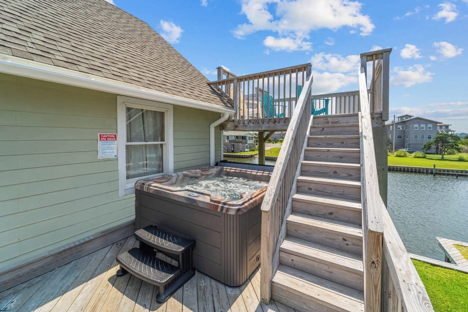 Surf or Sound Realty - 1053 - Russells Landing - Hot Tub