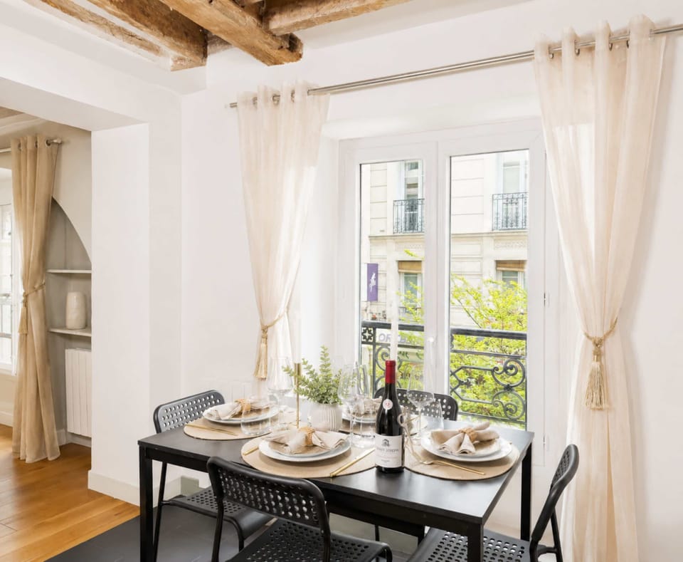 Ideal space for dining with family or friends
