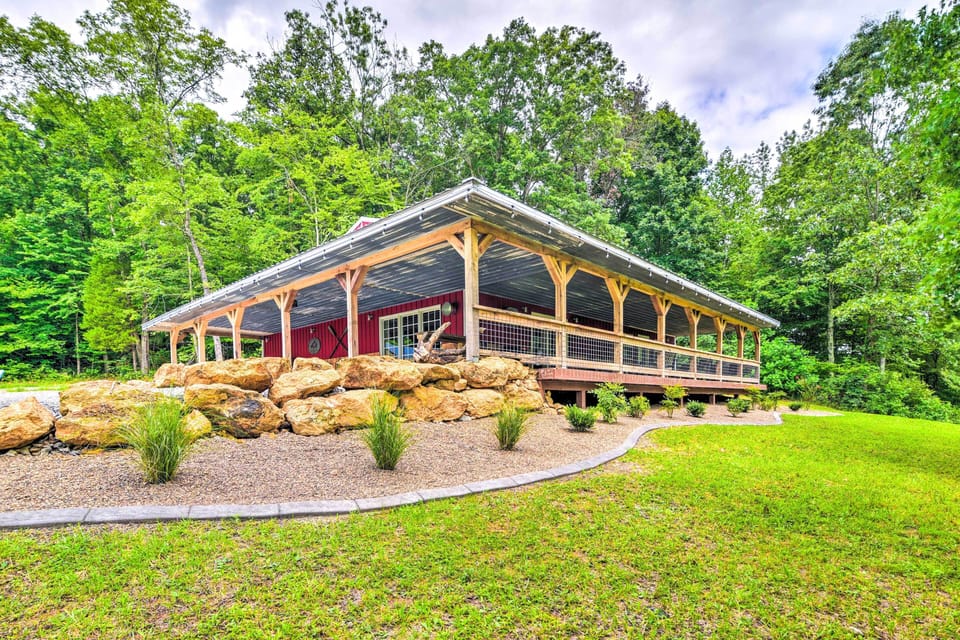 Brownsville Vacation Rental | 2BR | 2BA | 1,500 Sq Ft | Step-Free Access