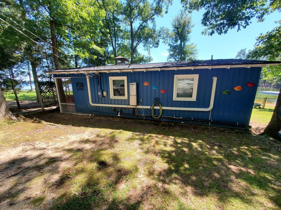 BACK OF CABIN