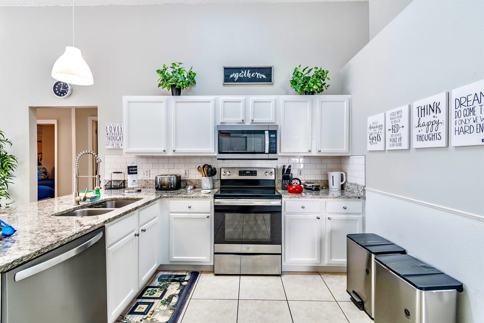 Fully equipped kitchen