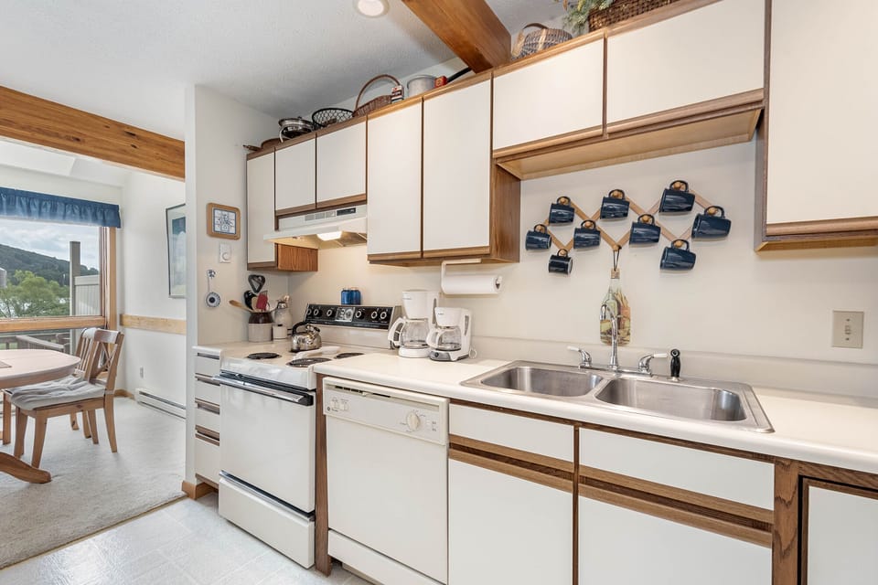 Ski Harbor 14 Kitchen
