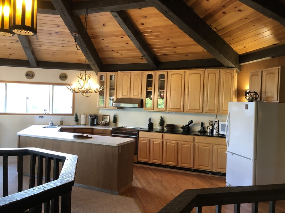 Full kitchen