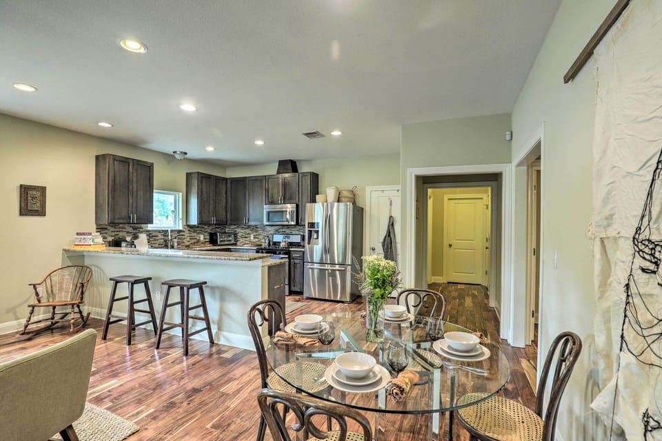 Dining Area | 30-Night Minimum Stay