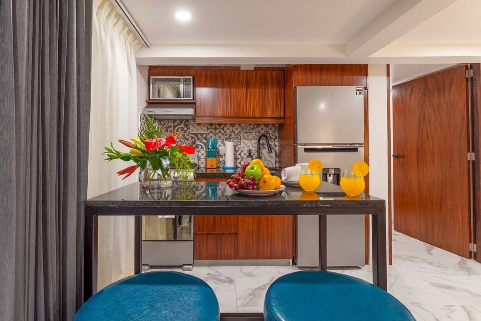 Condo - Image 6