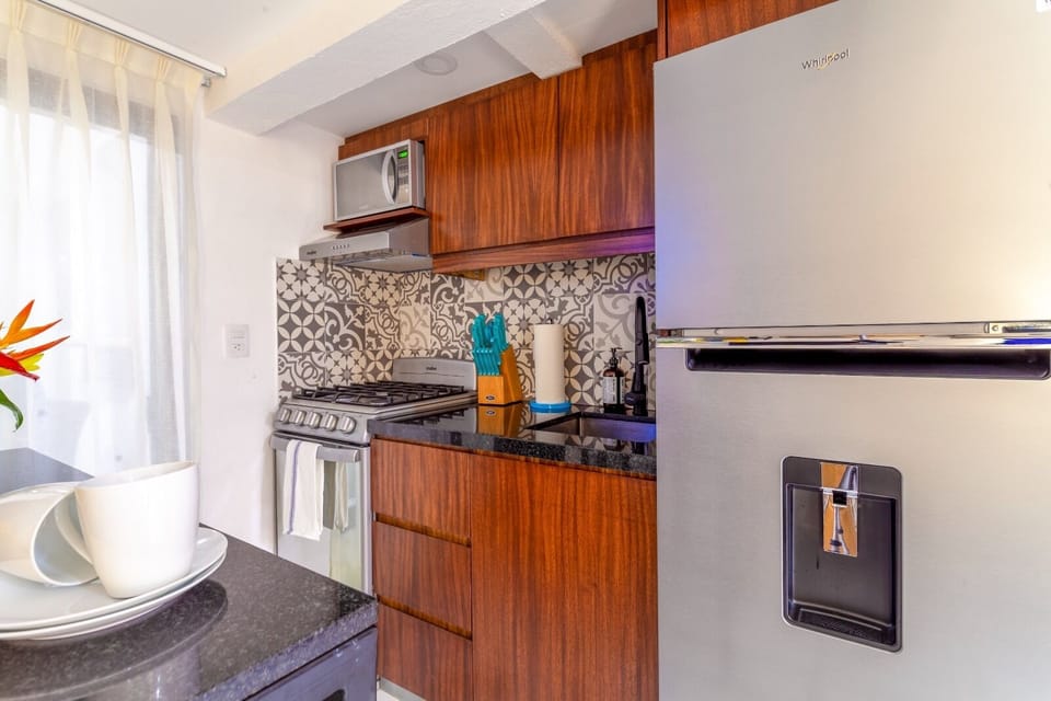 Condo - Image 7