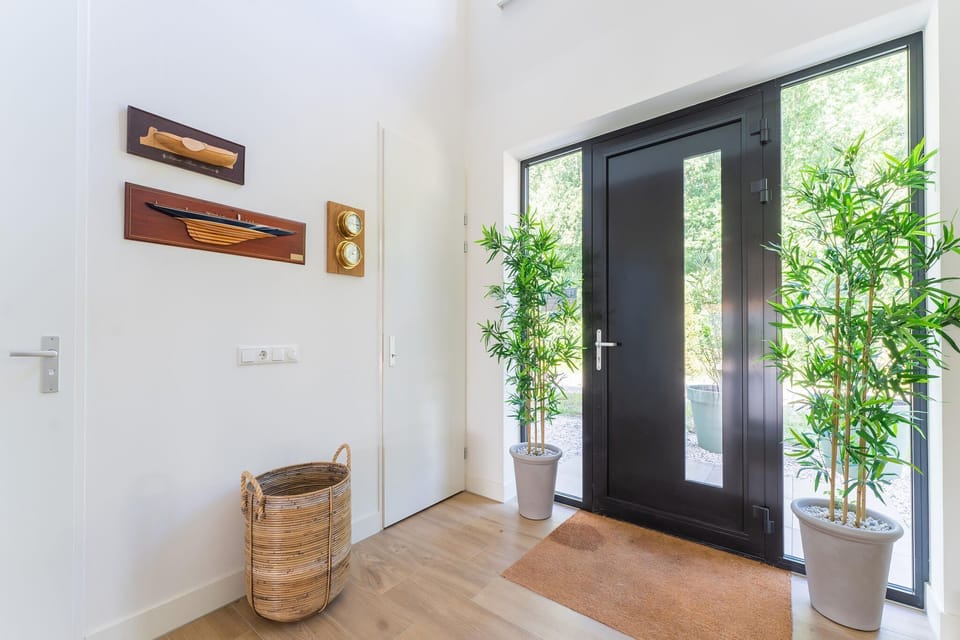 Entrance / Reception