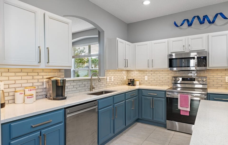 Everything you need in the fully stocked kitchen!