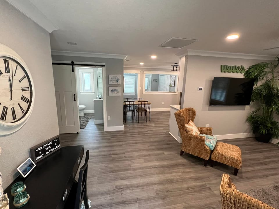 Open floorplan with a desk and high speed wifi