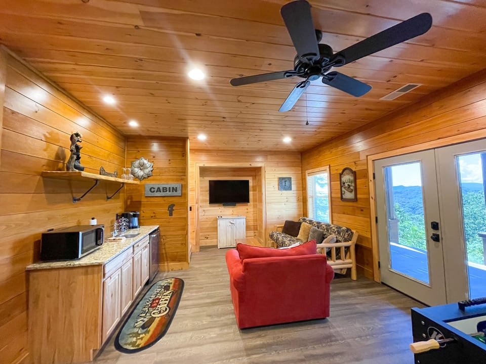 Second Living Area - Second living area with kitchenette and TV