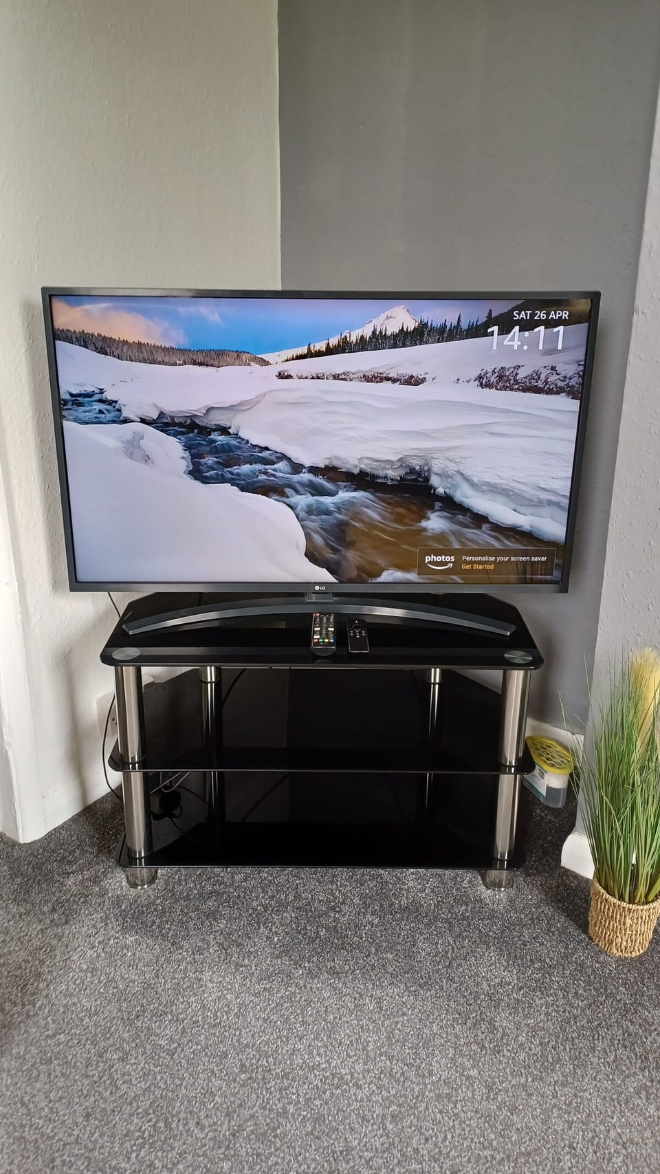 tv with firestick and Netflix 