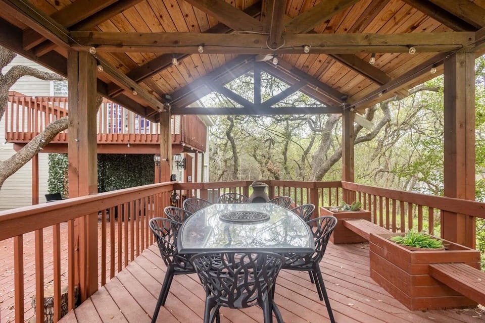 Outdoor covered pergola 