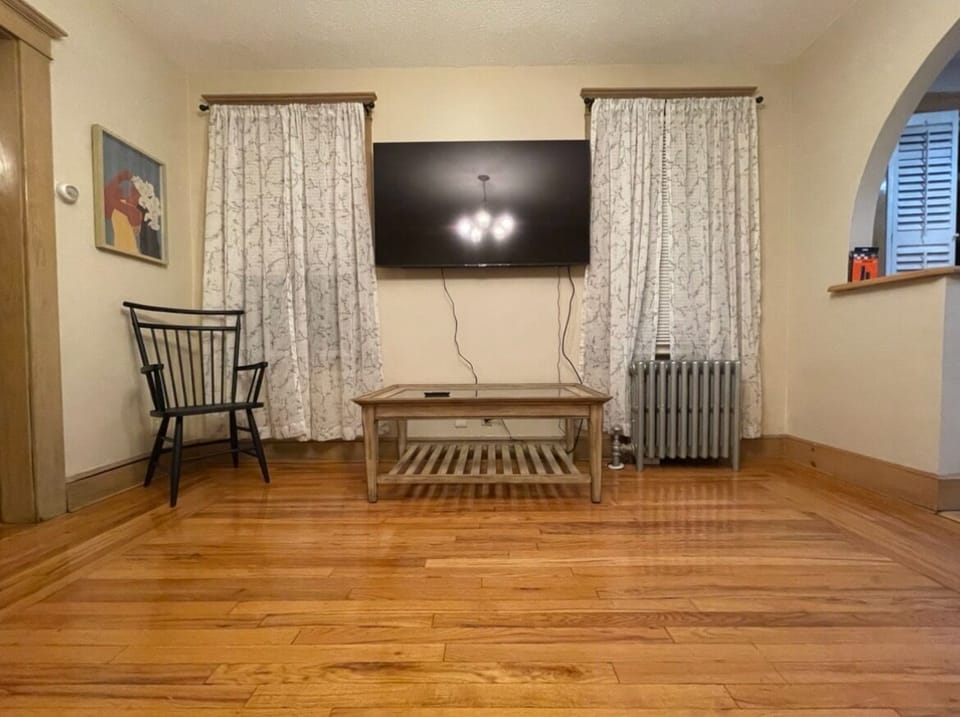 Living-room cont.