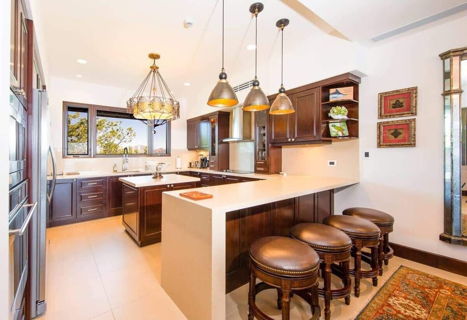 Kitchen bar