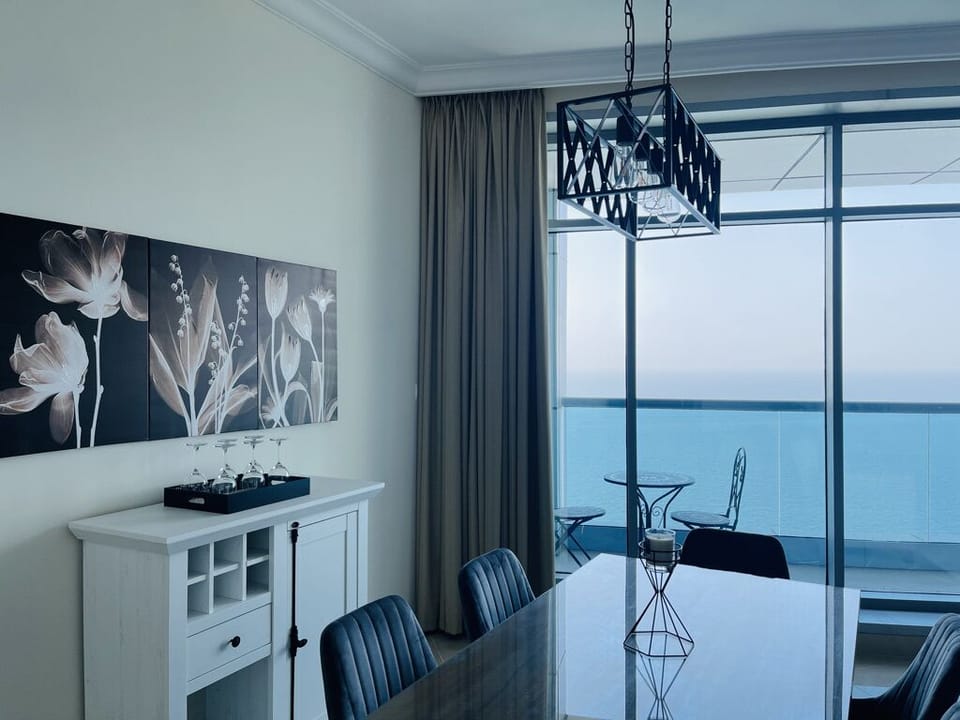 Full sea view balcony from the dining room.
