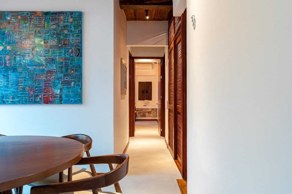 Second floor hallway · 3 bedrooms · Colonial architecture
