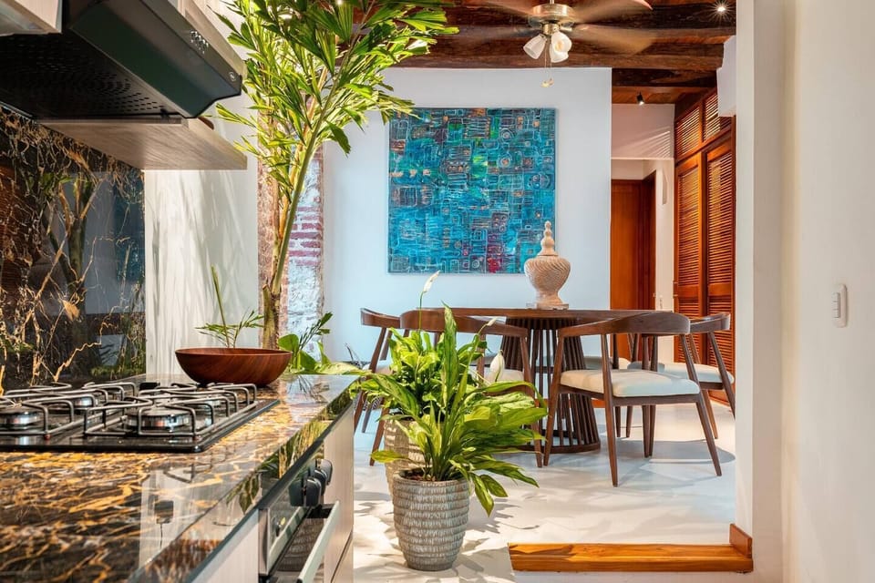 Dining room · Colonial wooden beams · Seats 7 · Second floor