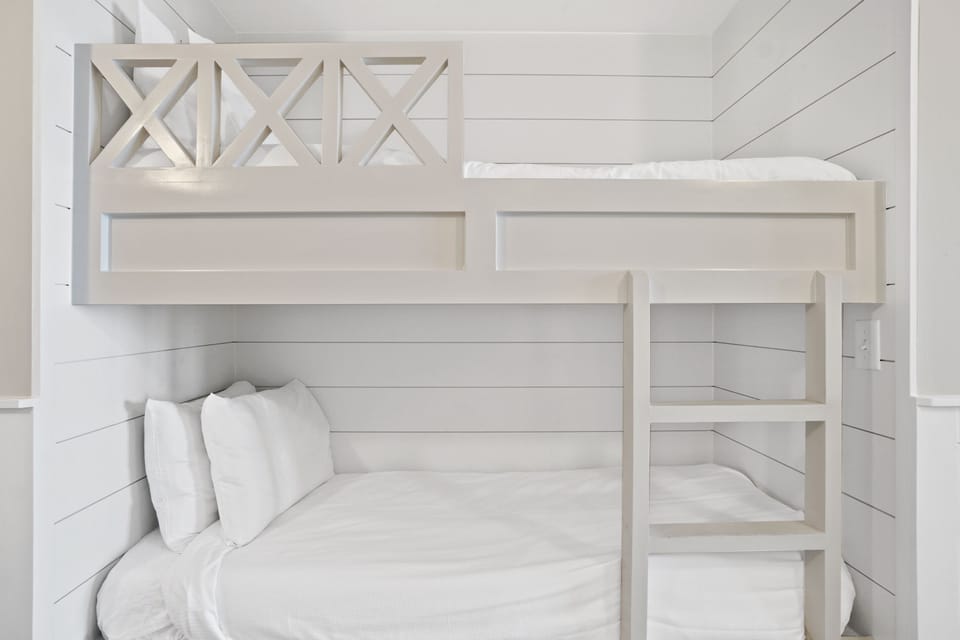 Bunk Alcove