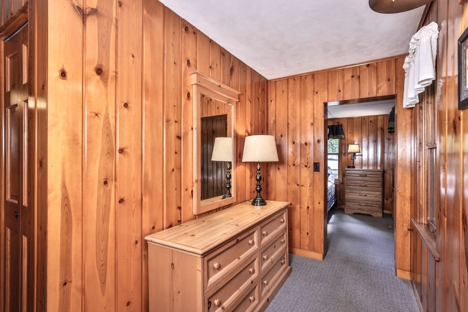 private little hallway to bedroom