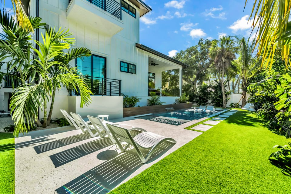Large Private Pool Area