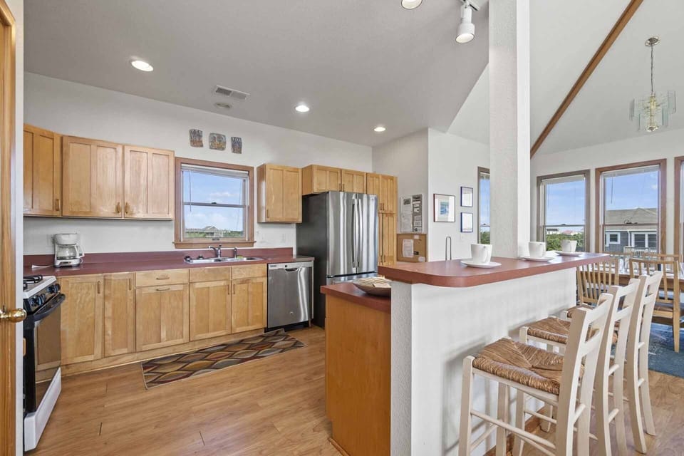 Surf-or-Sound-Realty-1056-Oh-Behave-Kitchen-1