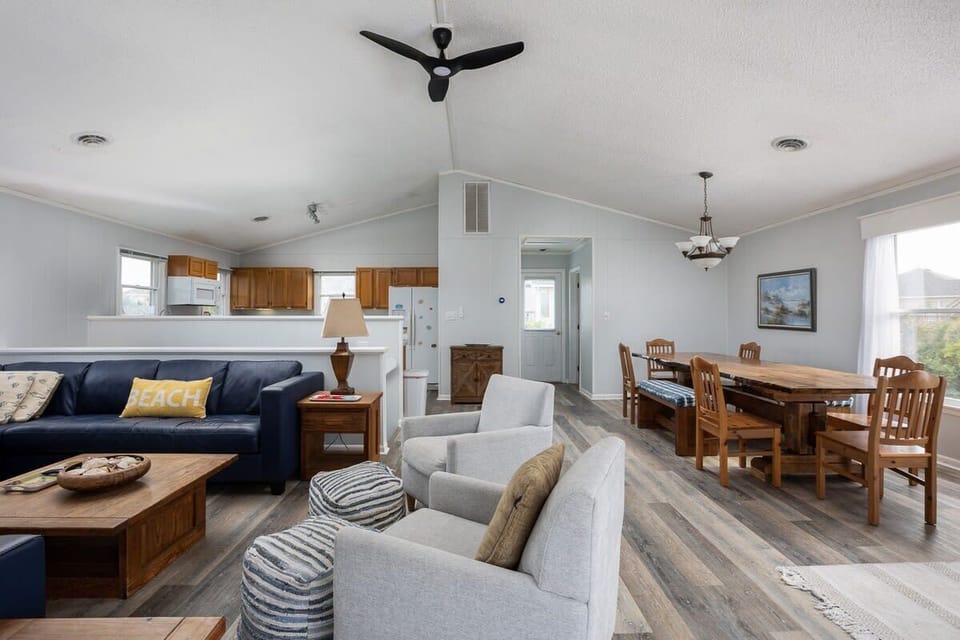 Top Level Living Room with Ample Seating