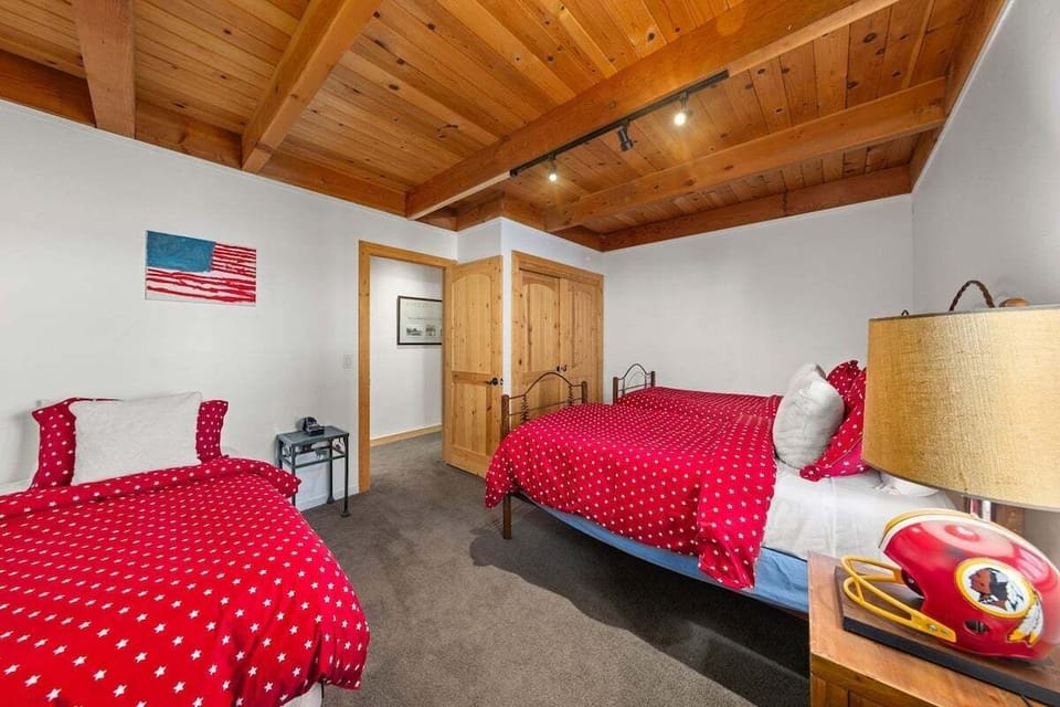 Downstairs Bedroom - Twin & Double Bed