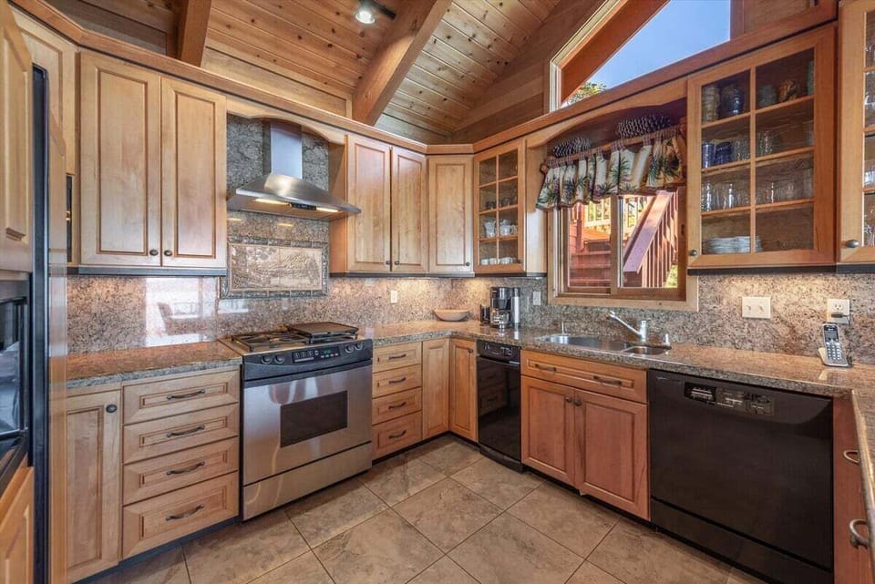 Full Kitchen
