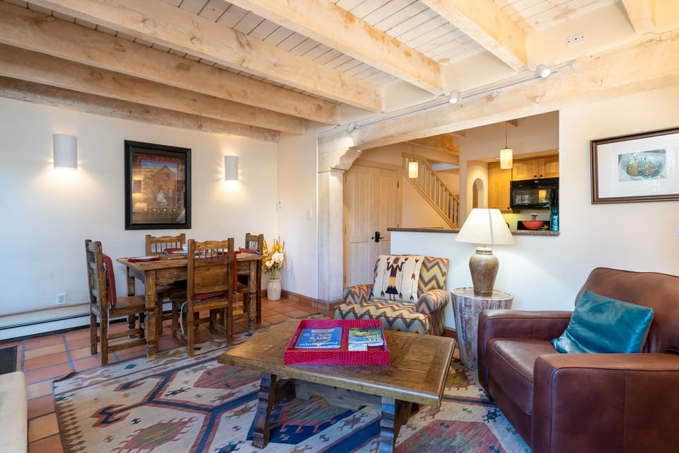 Living Room w. Sleeper Sofa