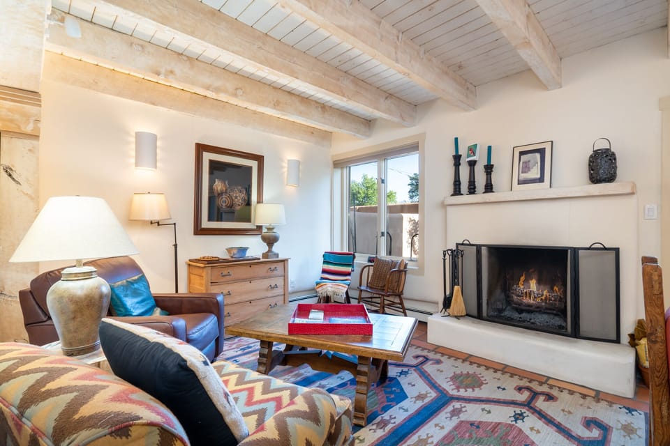 Living Room w. Sleeper Sofa