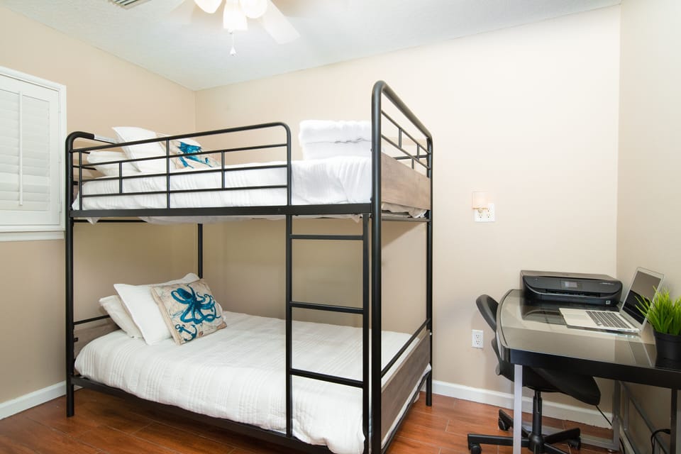 Bunk beds bedroom 